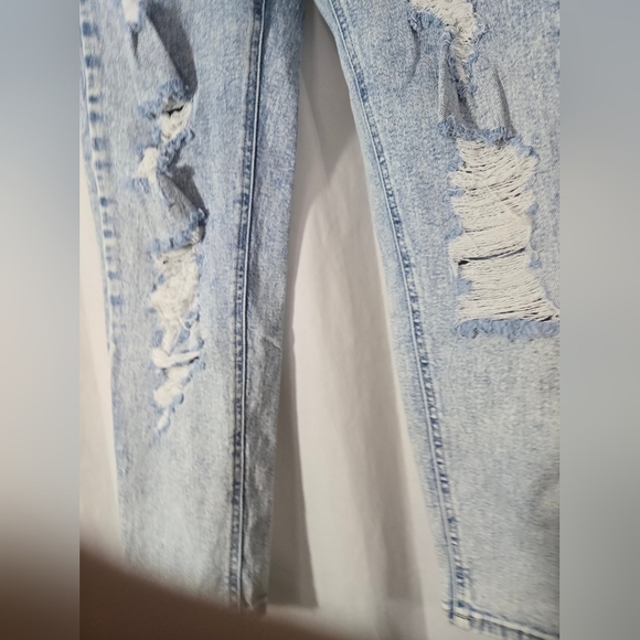 Wild Fable highest rise mom jeans distressed Ombre Jeans Sz 6 - Picture 4 of 12